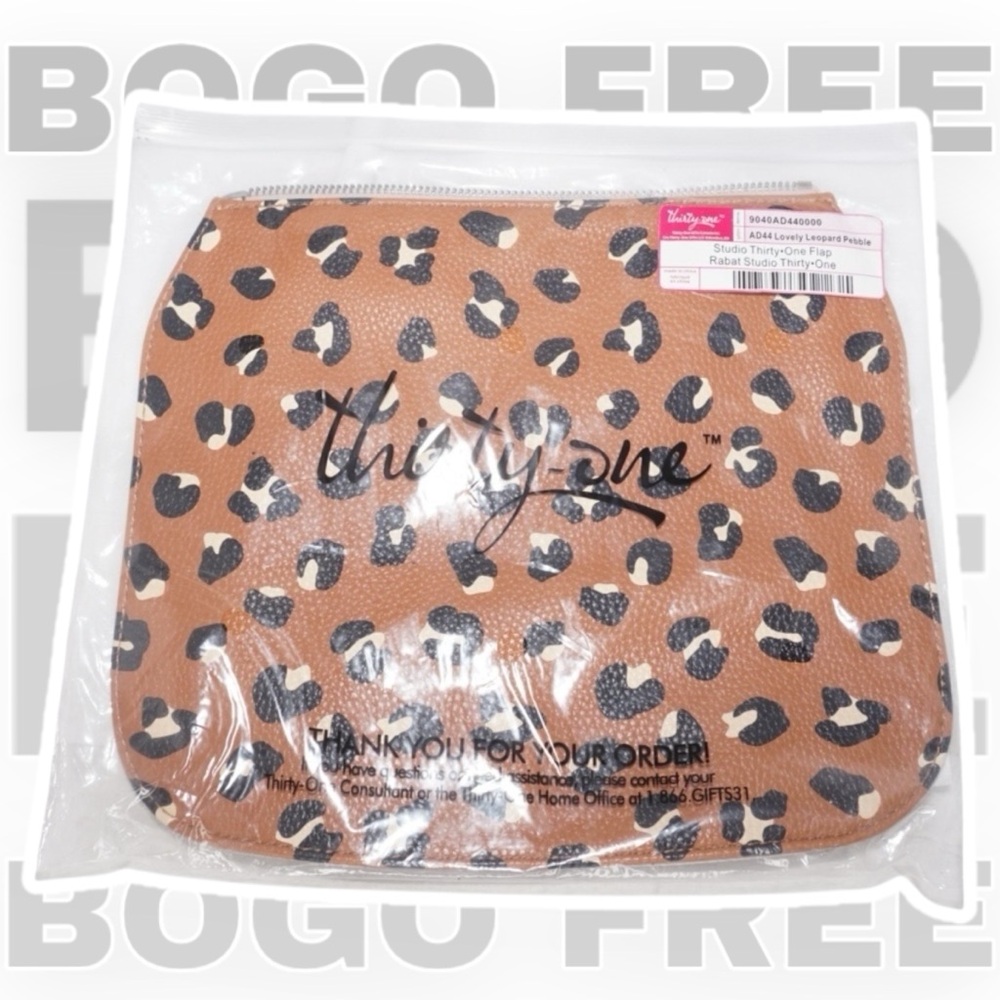 Thirty-One BOGO FREE SALE Lovely Leopard Pebble Flap, NWT - Picture 1 of 4